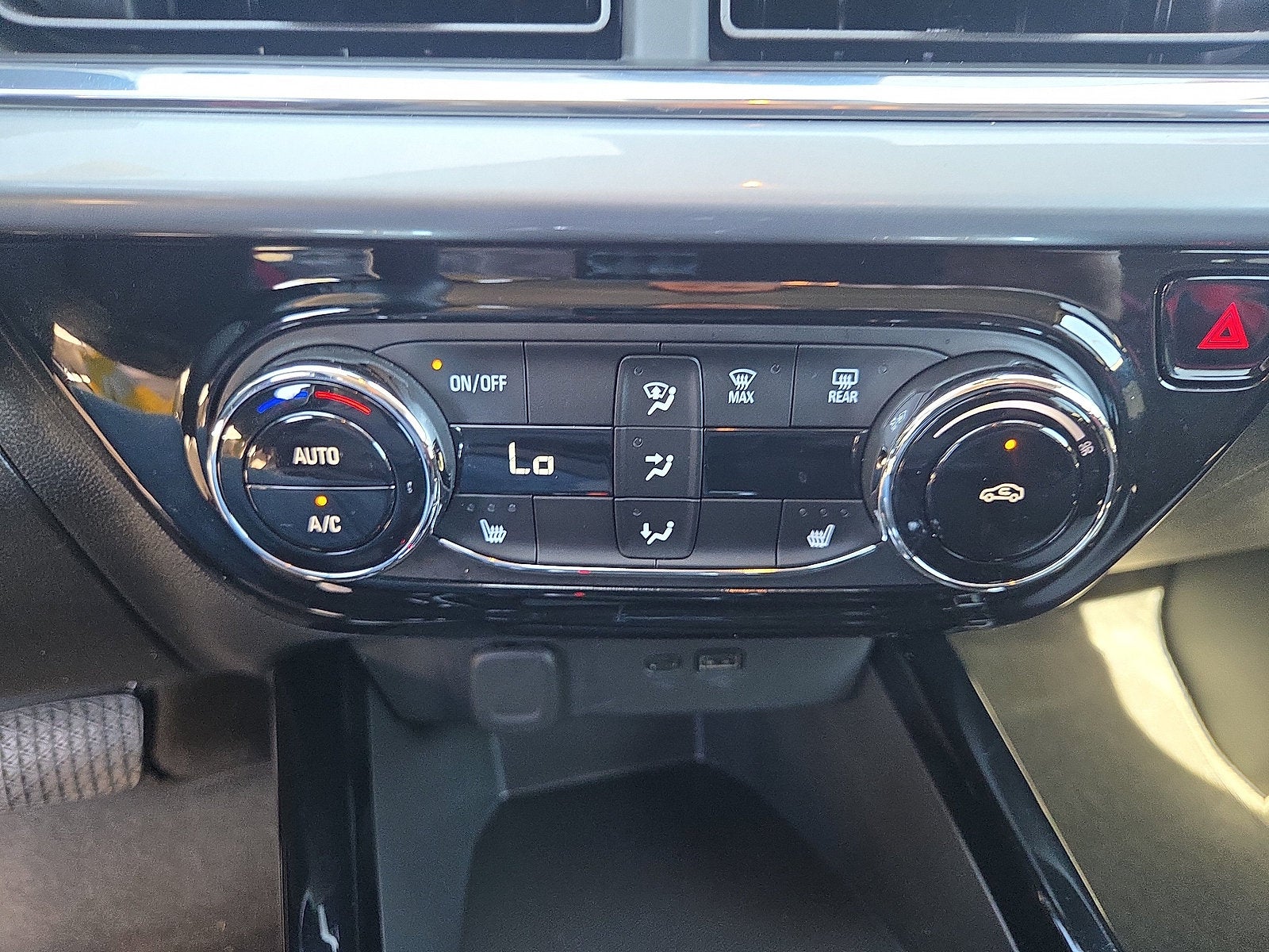 2025 Chevrolet Trax LT FWD