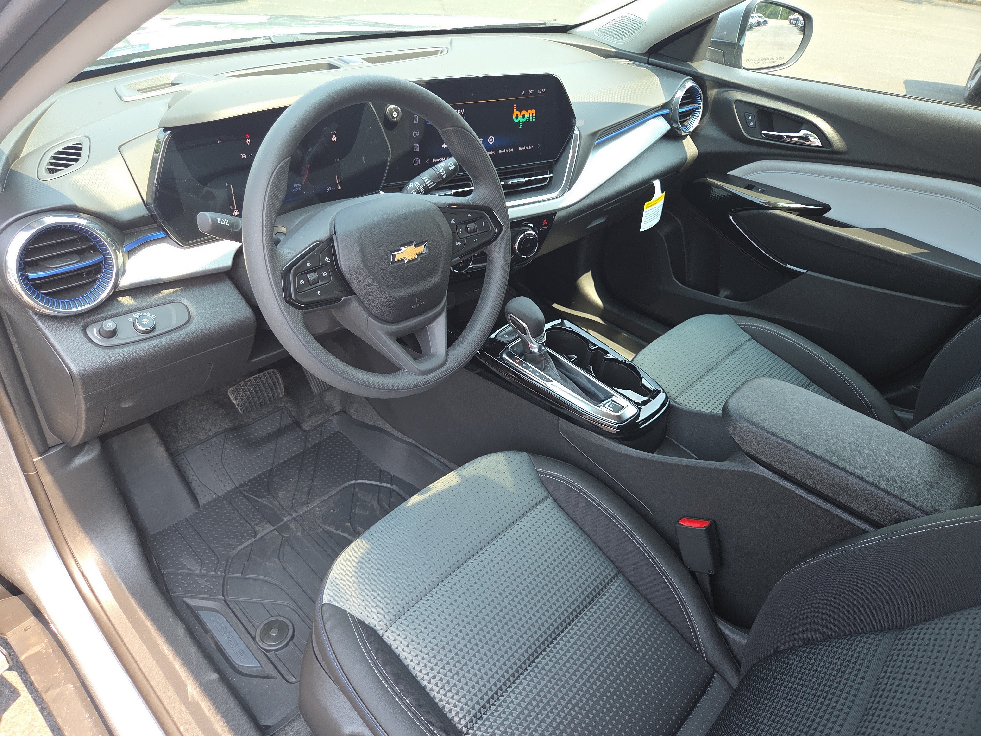 2026 Chevrolet Trax LT - Photo 9