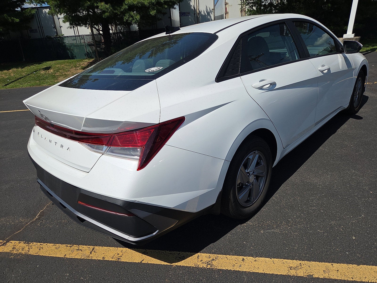 2024 Hyundai Elantra SE FWD