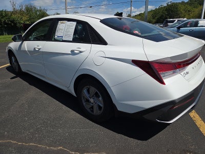 2024 Hyundai Elantra SE FWD