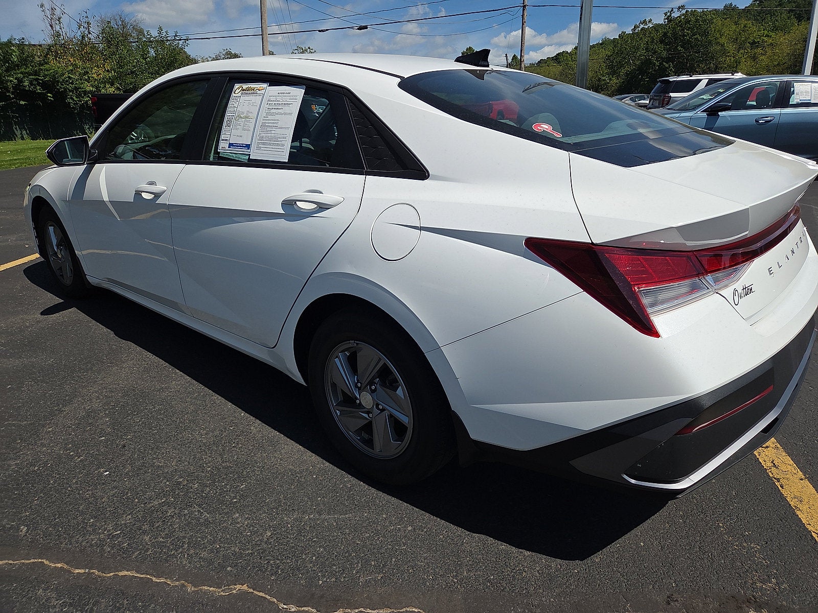 2024 Hyundai Elantra SE FWD