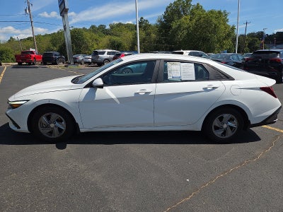 2024 Hyundai Elantra SE FWD