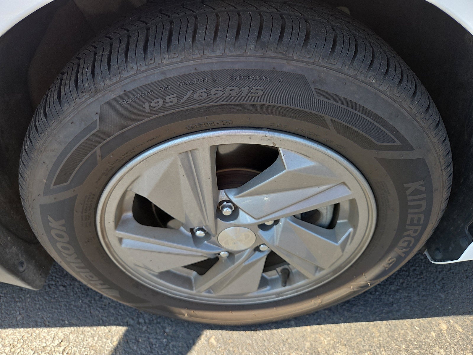 2024 Hyundai Elantra SE FWD