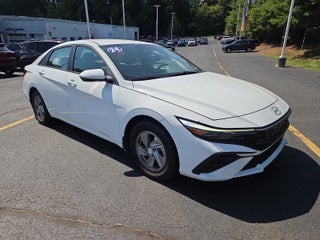 2024 Hyundai Elantra SE FWD