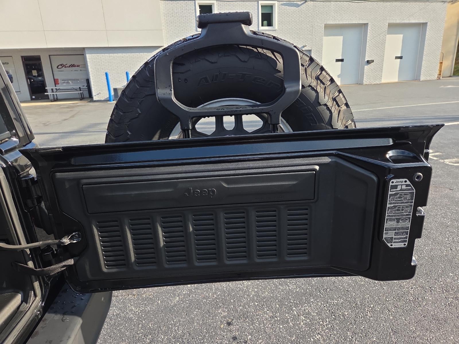 2022 Jeep Wrangler Unlimited High Tide 4x4