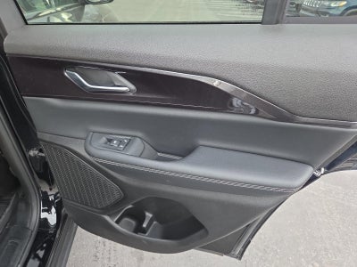 2023 Jeep Grand Cherokee Laredo 4x4