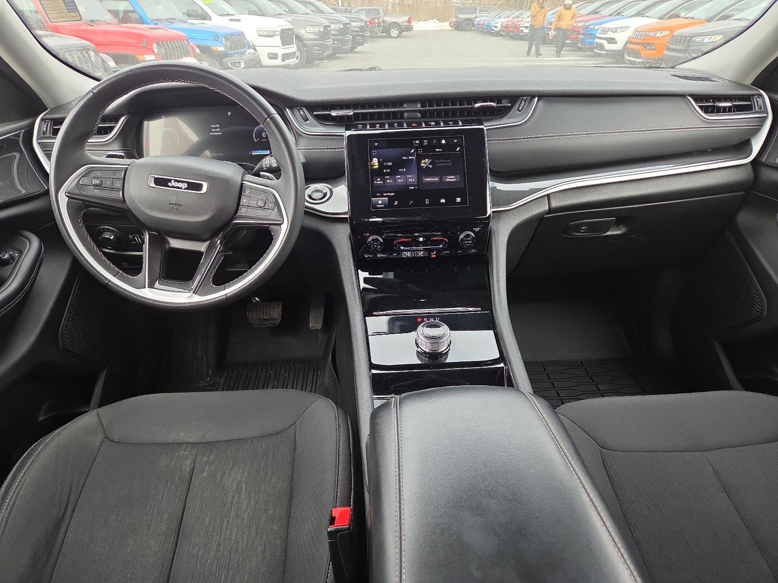 2023 Jeep Grand Cherokee Laredo 4x4