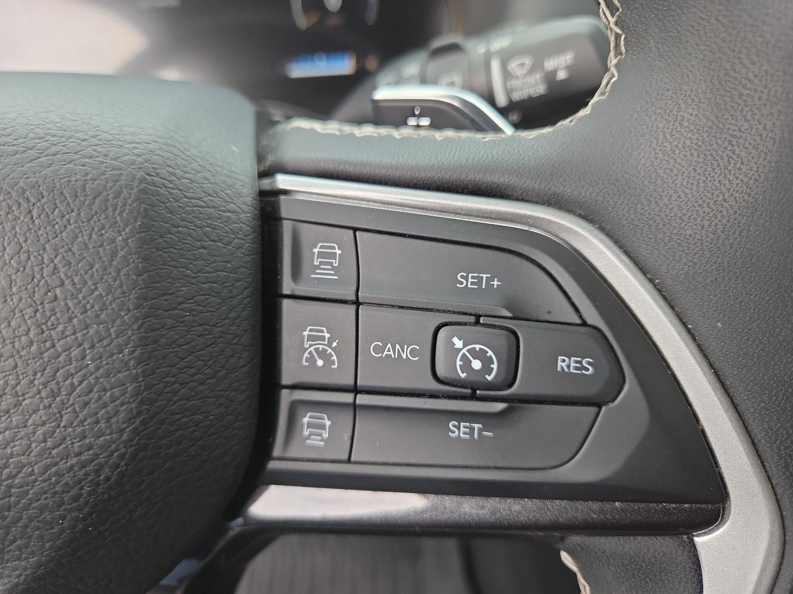 2023 Jeep Grand Cherokee Laredo 4x4