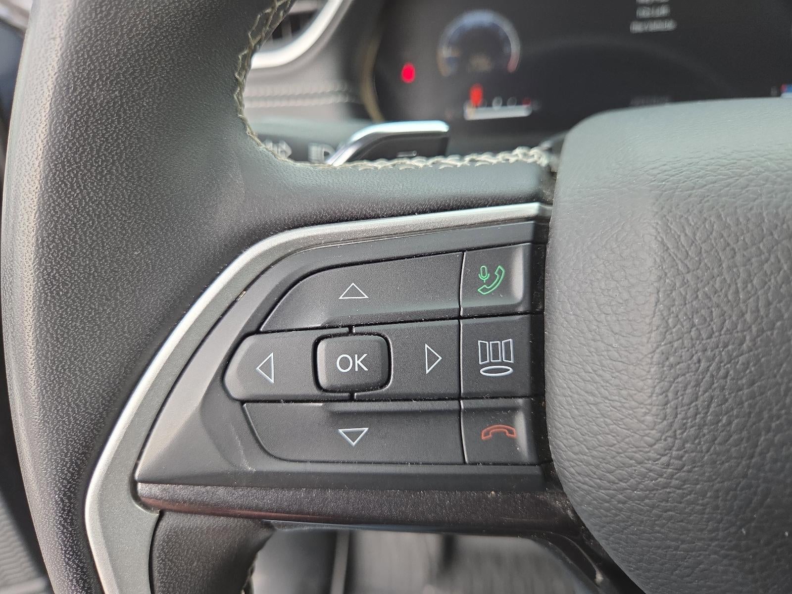 2023 Jeep Grand Cherokee Laredo 4x4