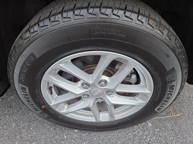 2023 Jeep Grand Cherokee L Laredo 4x4