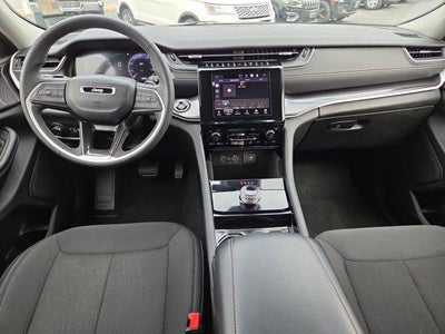 2023 Jeep Grand Cherokee L Laredo 4x4