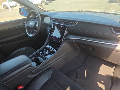 2024 Jeep Grand Cherokee L Altitude 4x4