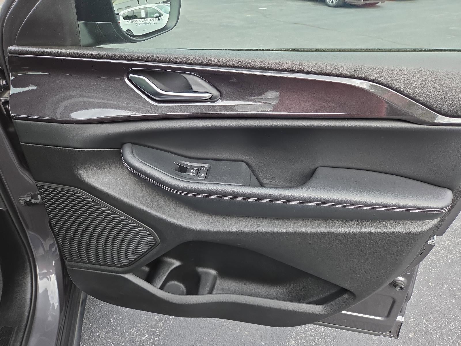 2023 Jeep Grand Cherokee L Laredo 4x4