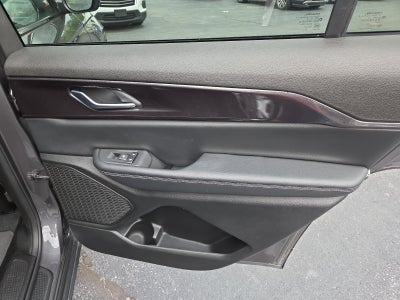 2023 Jeep Grand Cherokee L Laredo 4x4