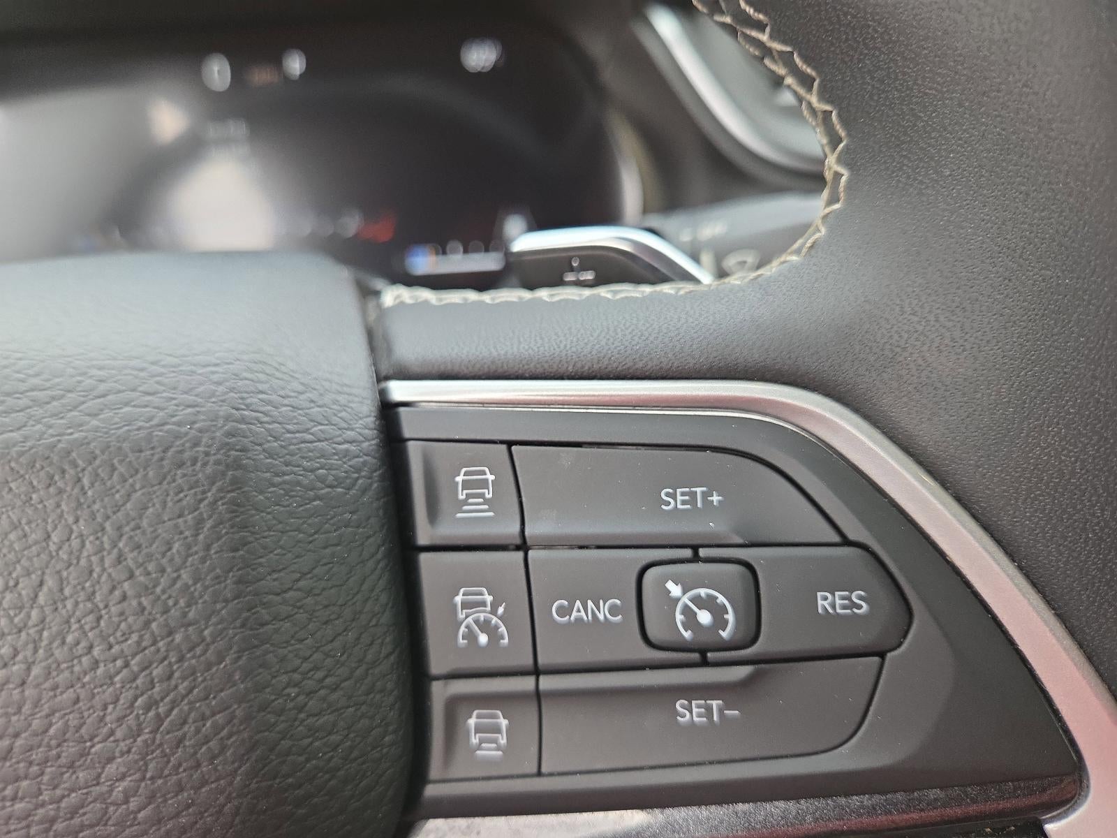 2023 Jeep Grand Cherokee L Laredo 4x4