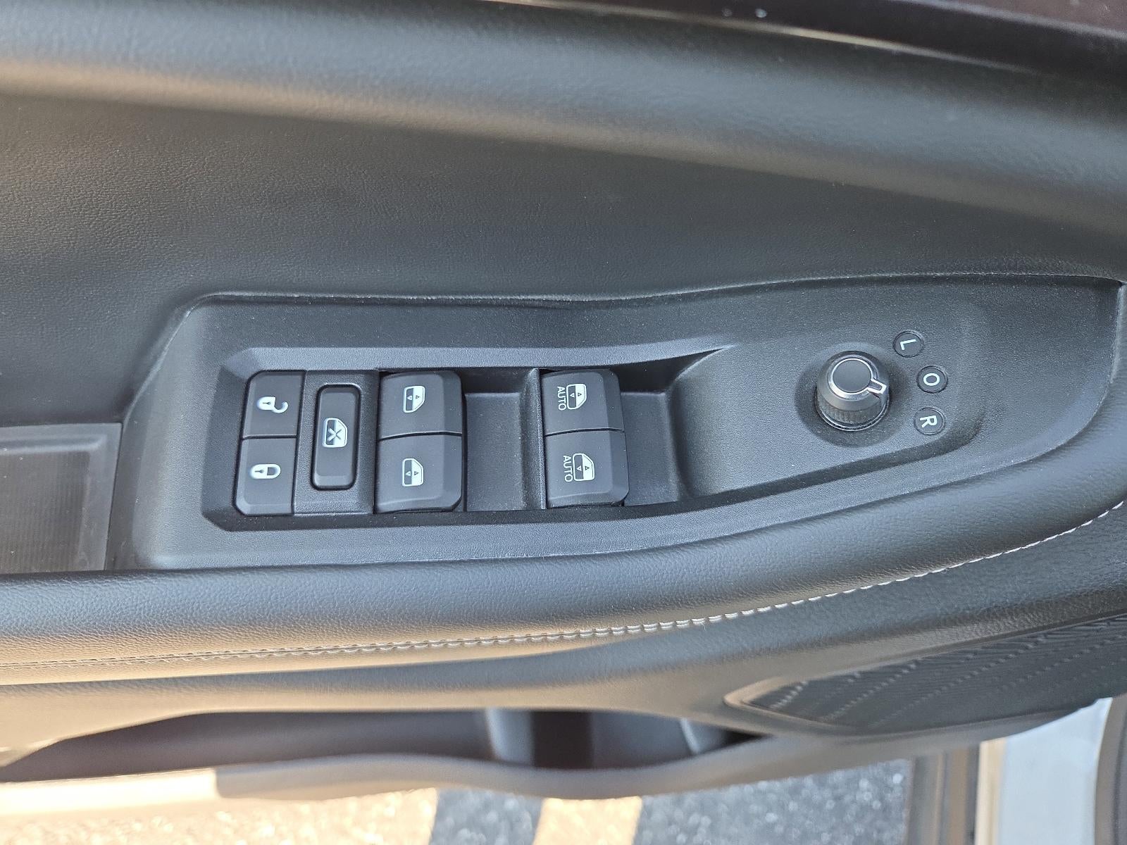 2023 Jeep Grand Cherokee L Laredo 4x4