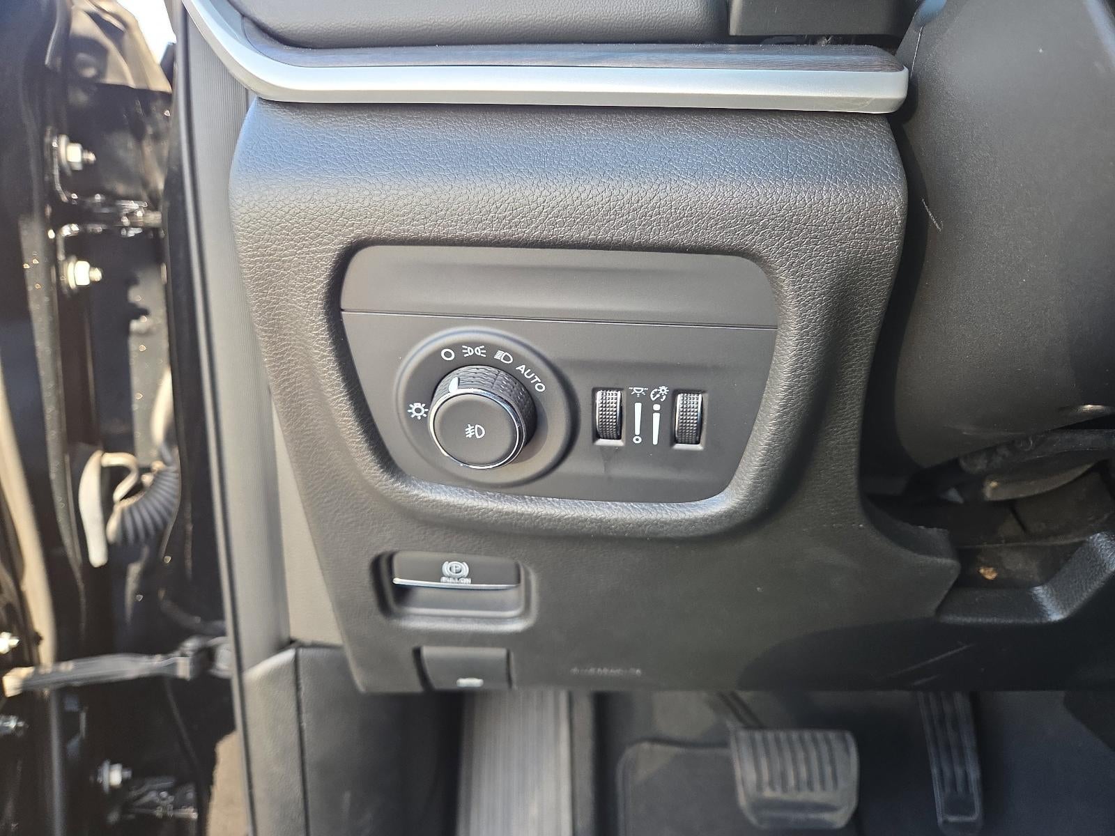 2023 Jeep Grand Cherokee L Limited 4x4