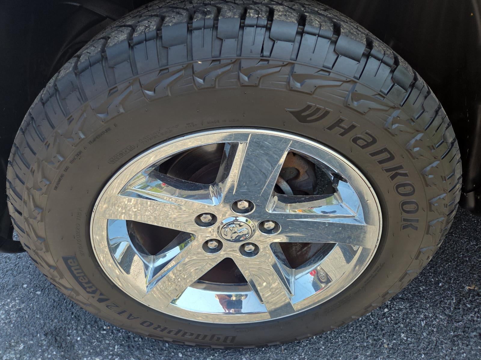2014 RAM 1500 4WD Crew Cab 5.7 Ft Box Express