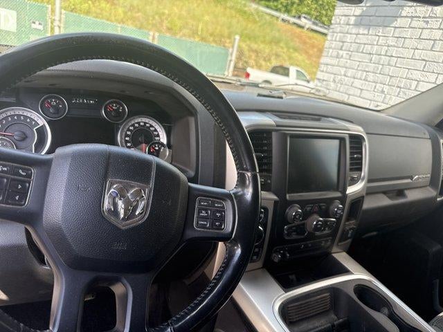 2016 RAM 1500 4WD Crew Cab 5.7 Ft Box Big Horn