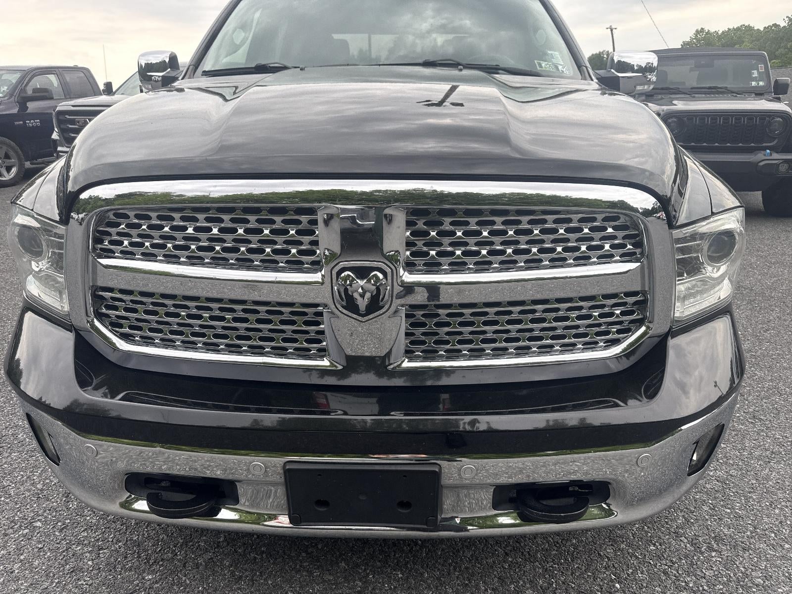 2017 RAM 1500 Laramie 4x4 Crew Cab 5'7" Box