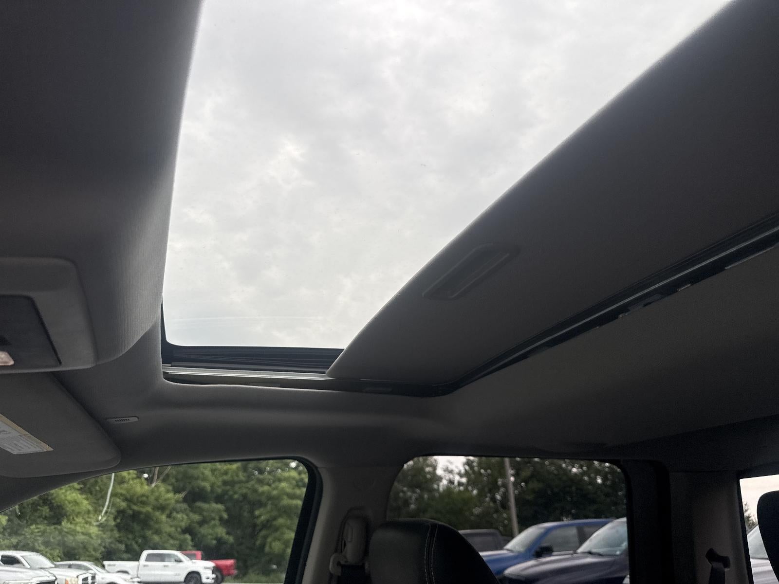 2017 RAM 1500 Laramie 4x4 Crew Cab 5'7" Box