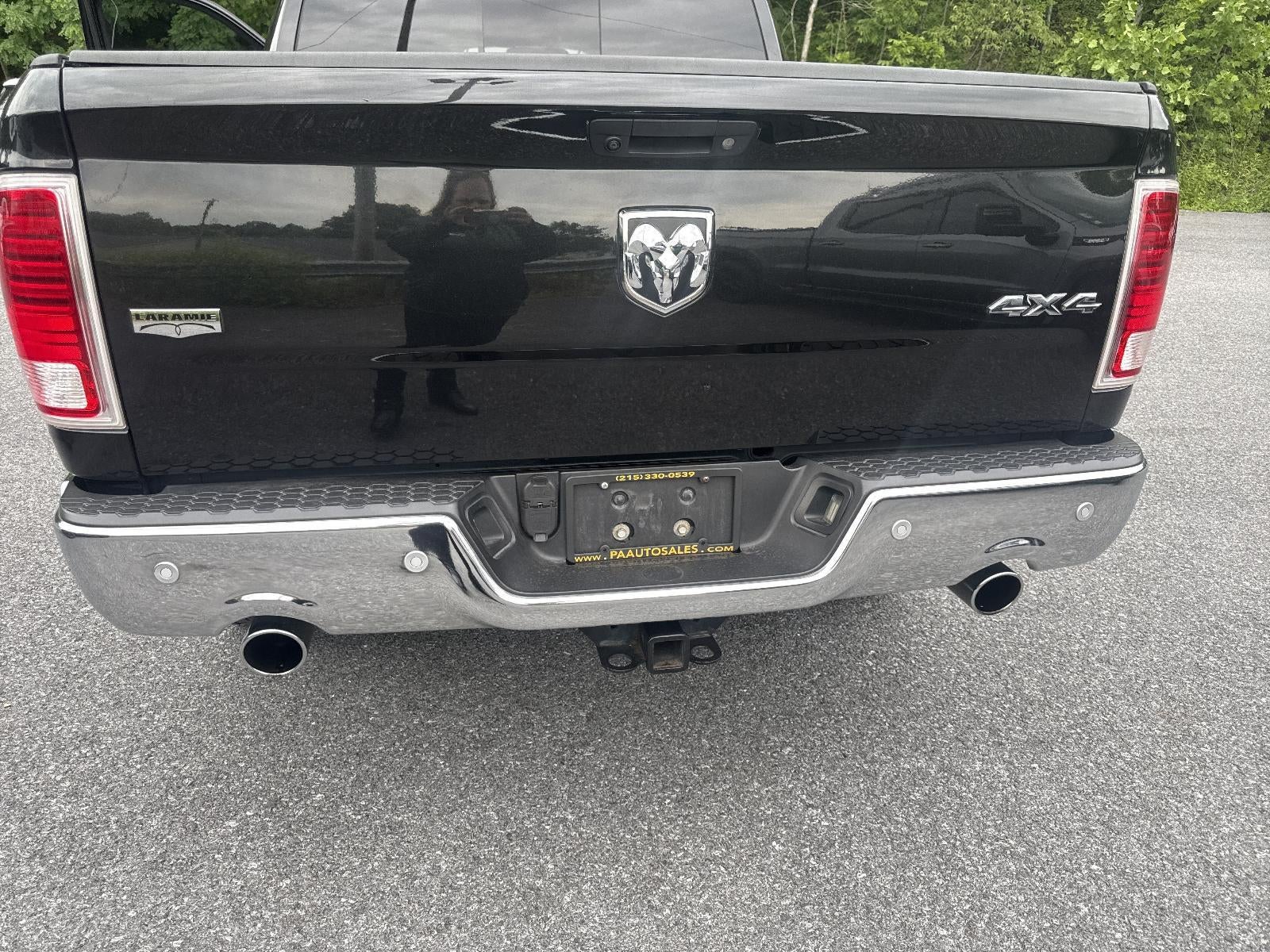 2017 RAM 1500 Laramie 4x4 Crew Cab 5'7" Box