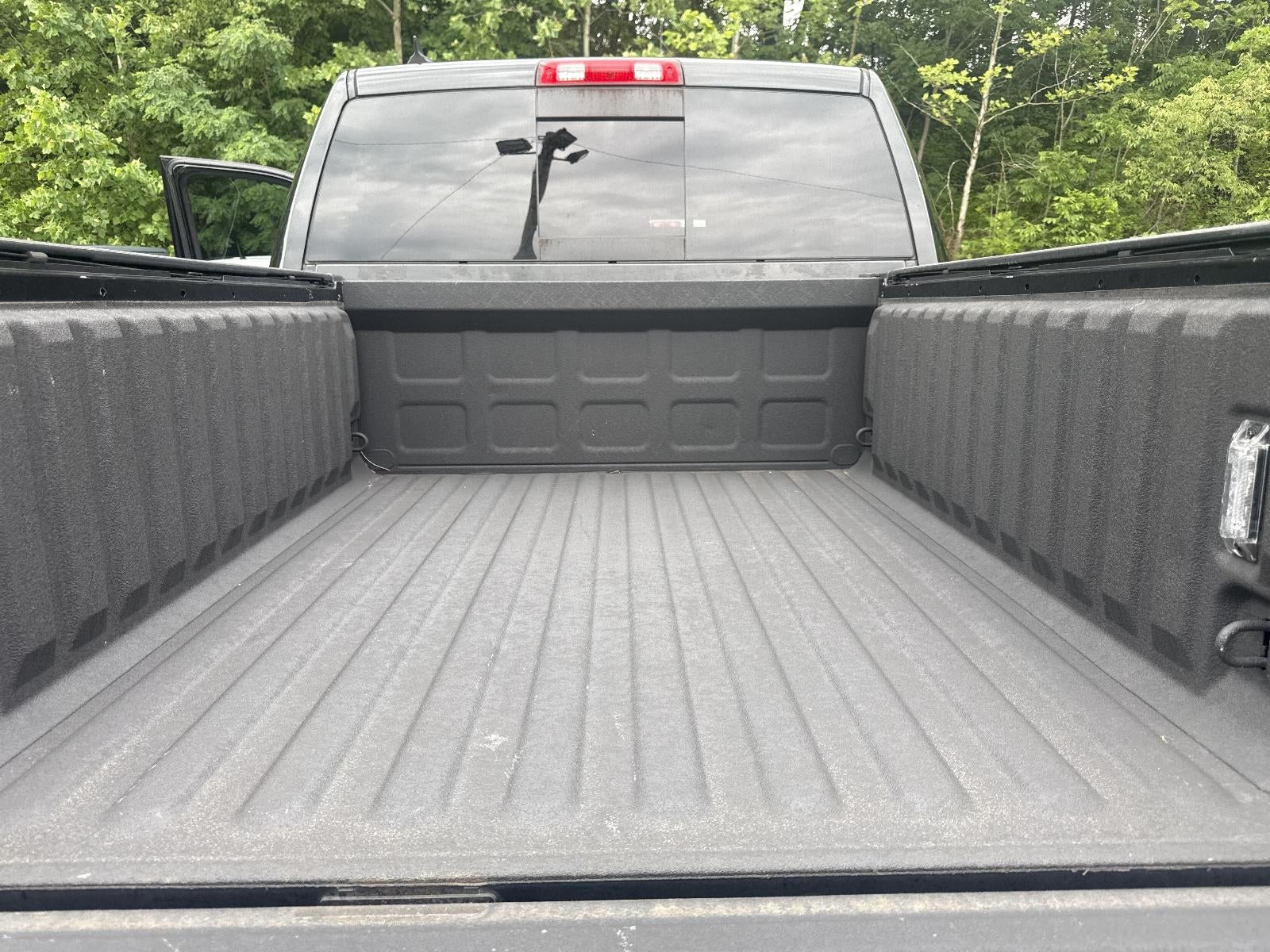 2017 RAM 1500 Laramie 4x4 Crew Cab 5'7" Box