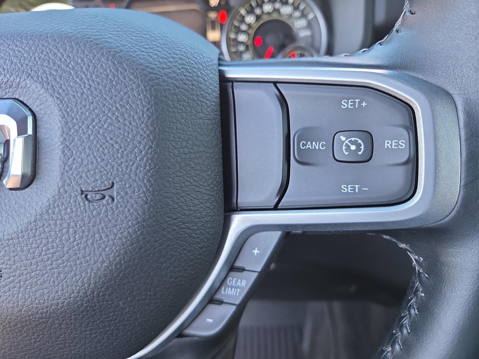2022 RAM 1500 Big Horn 4x4 Crew Cab 5'7" Box