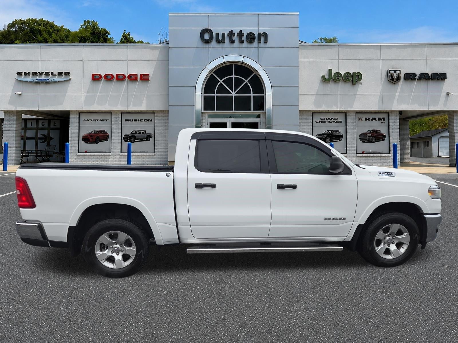 2025 RAM 1500 Big Horn 4x4 Crew Cab 5'7" Box