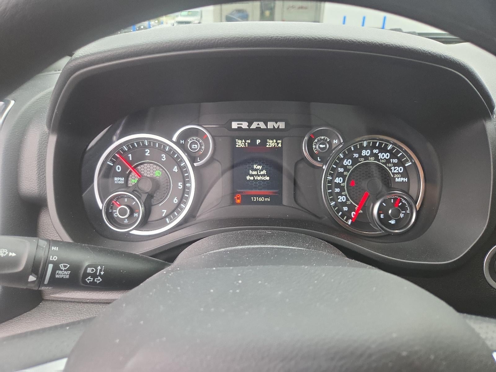 2025 RAM 1500 Big Horn 4x4 Crew Cab 5'7" Box