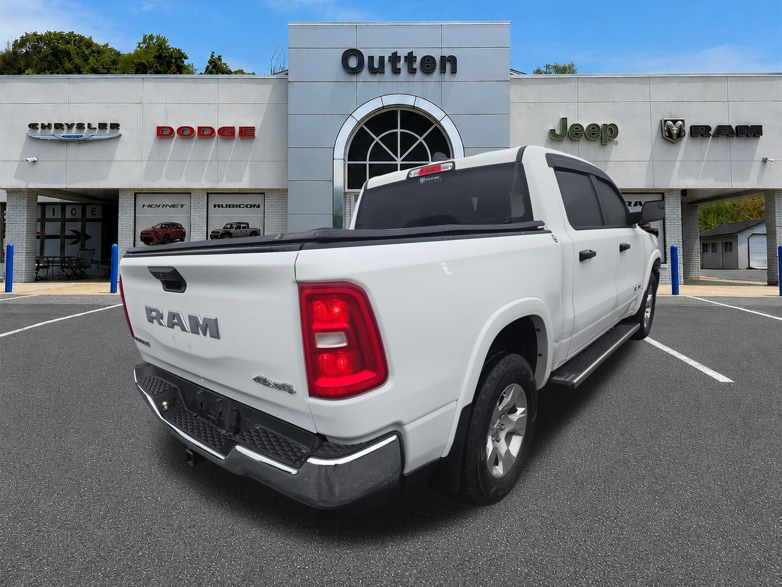 2025 RAM 1500 Big Horn 4x4 Crew Cab 5'7" Box