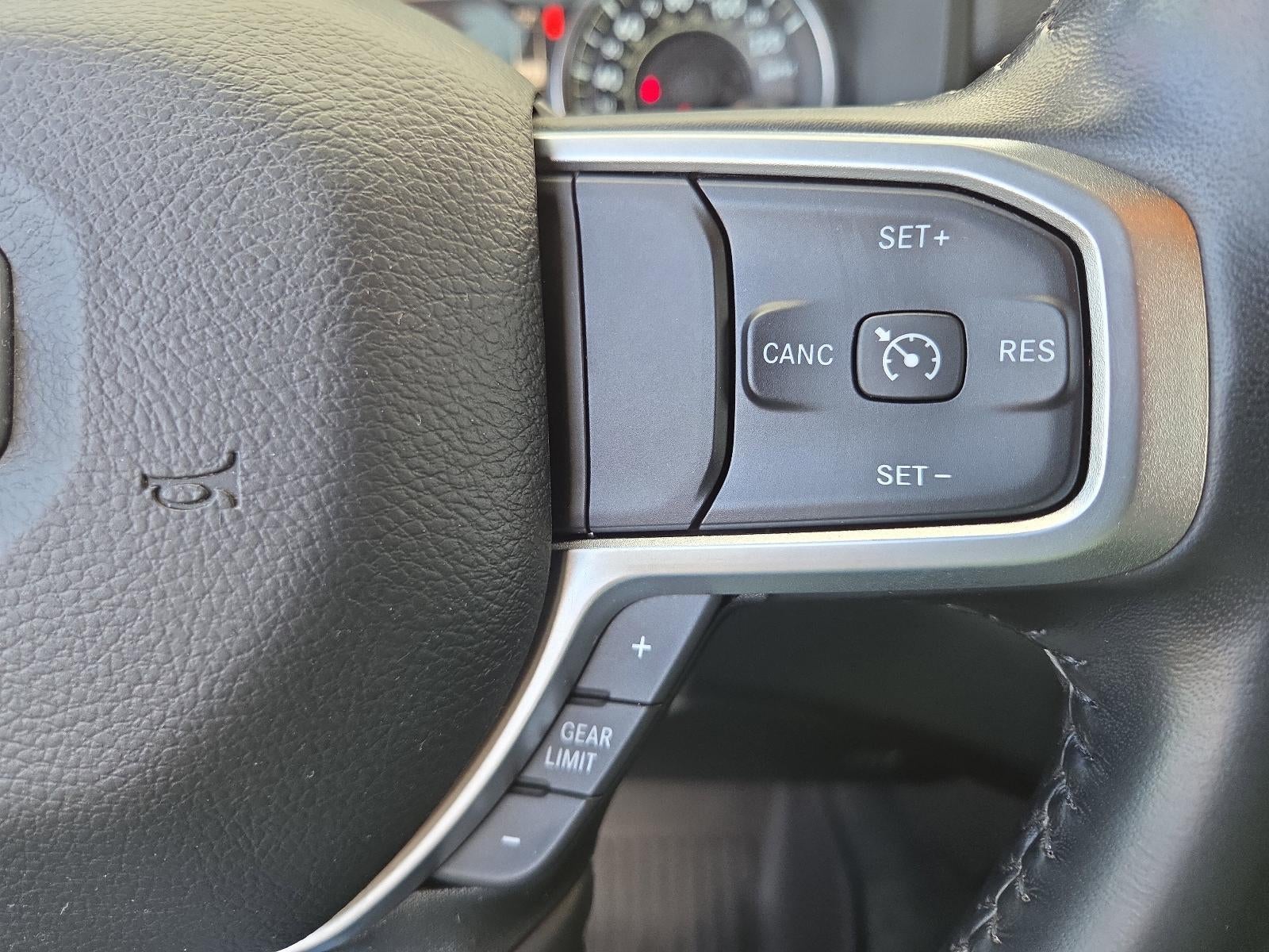 2022 RAM 1500 Big Horn 4x4 Crew Cab 5'7" Box