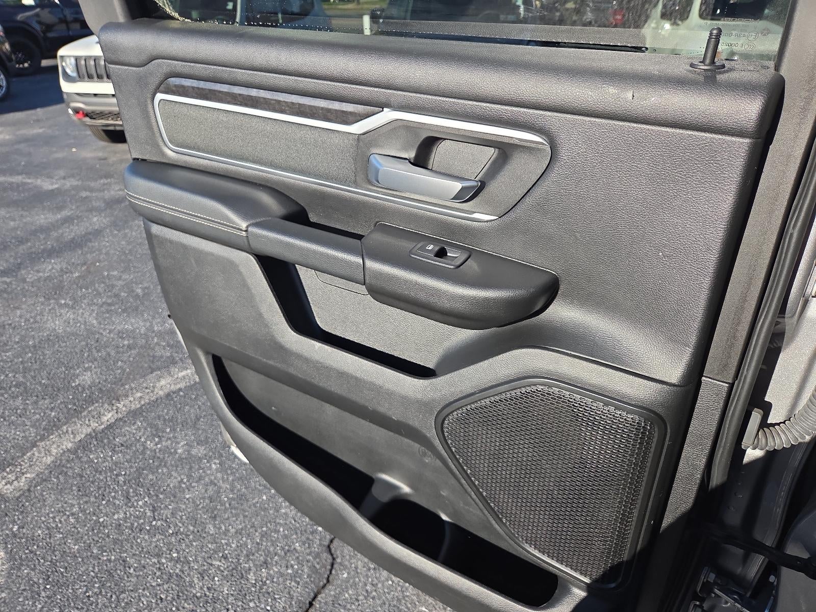 2022 RAM 1500 Big Horn 4x4 Crew Cab 5'7" Box