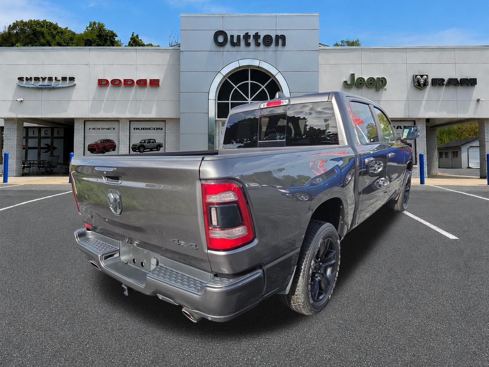 2022 RAM 1500 Big Horn 4x4 Crew Cab 5'7" Box