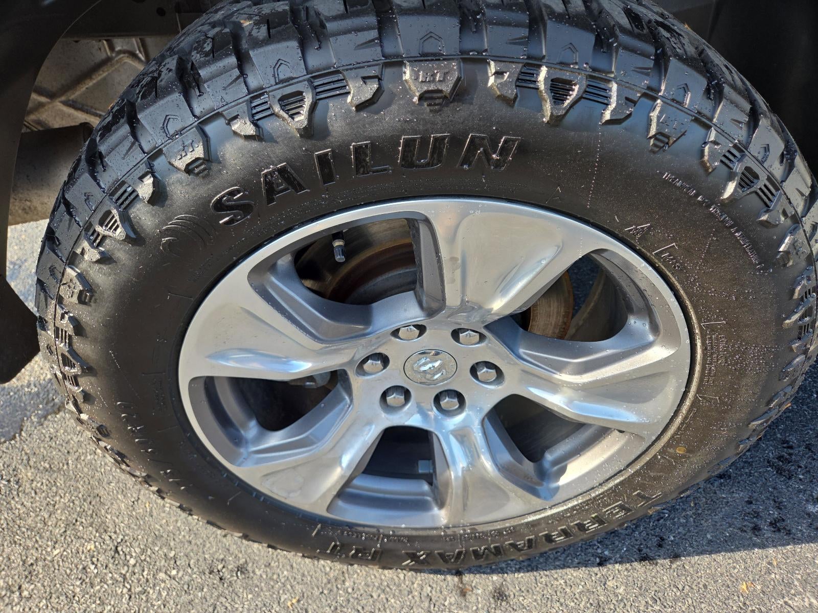 2022 RAM 1500 Laramie 4x4 Crew Cab 5'7" Box