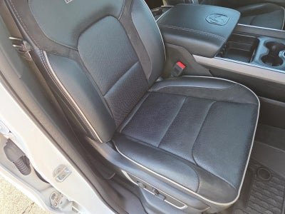 2022 RAM 1500 Laramie 4x4 Crew Cab 5'7" Box