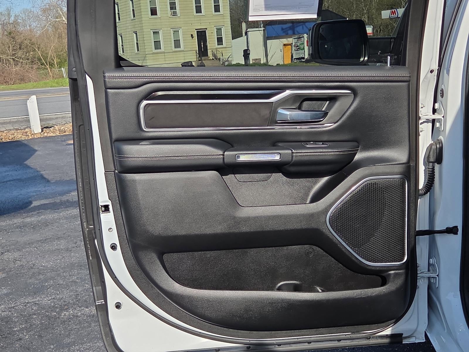 2022 RAM 1500 Laramie 4x4 Crew Cab 5'7" Box