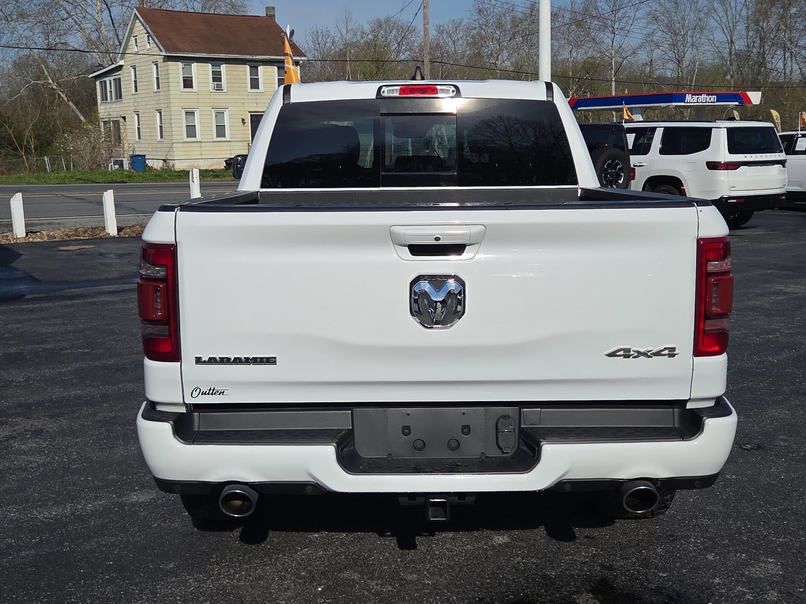 2022 RAM 1500 Laramie 4x4 Crew Cab 5'7" Box