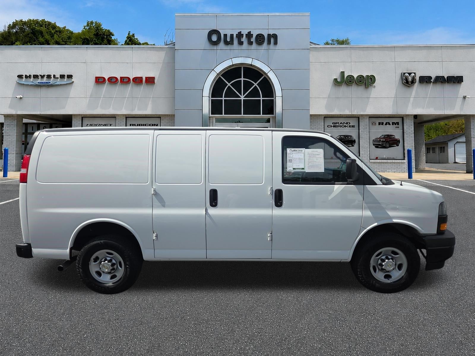 2023 Chevrolet Express Cargo Van 2500 Regular Wheelbase Rear-Wheel Drive