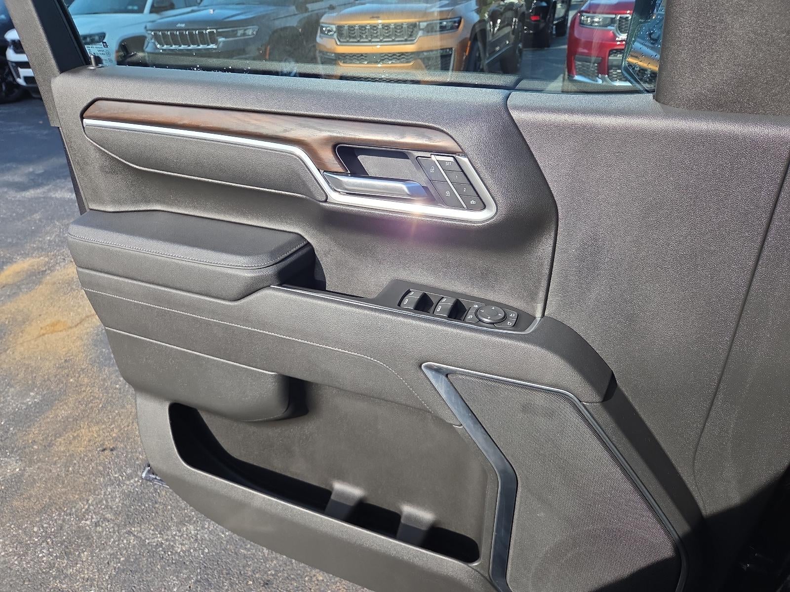 2025 GMC Sierra 1500 Crew Cab Short Box 4-Wheel Drive SLT