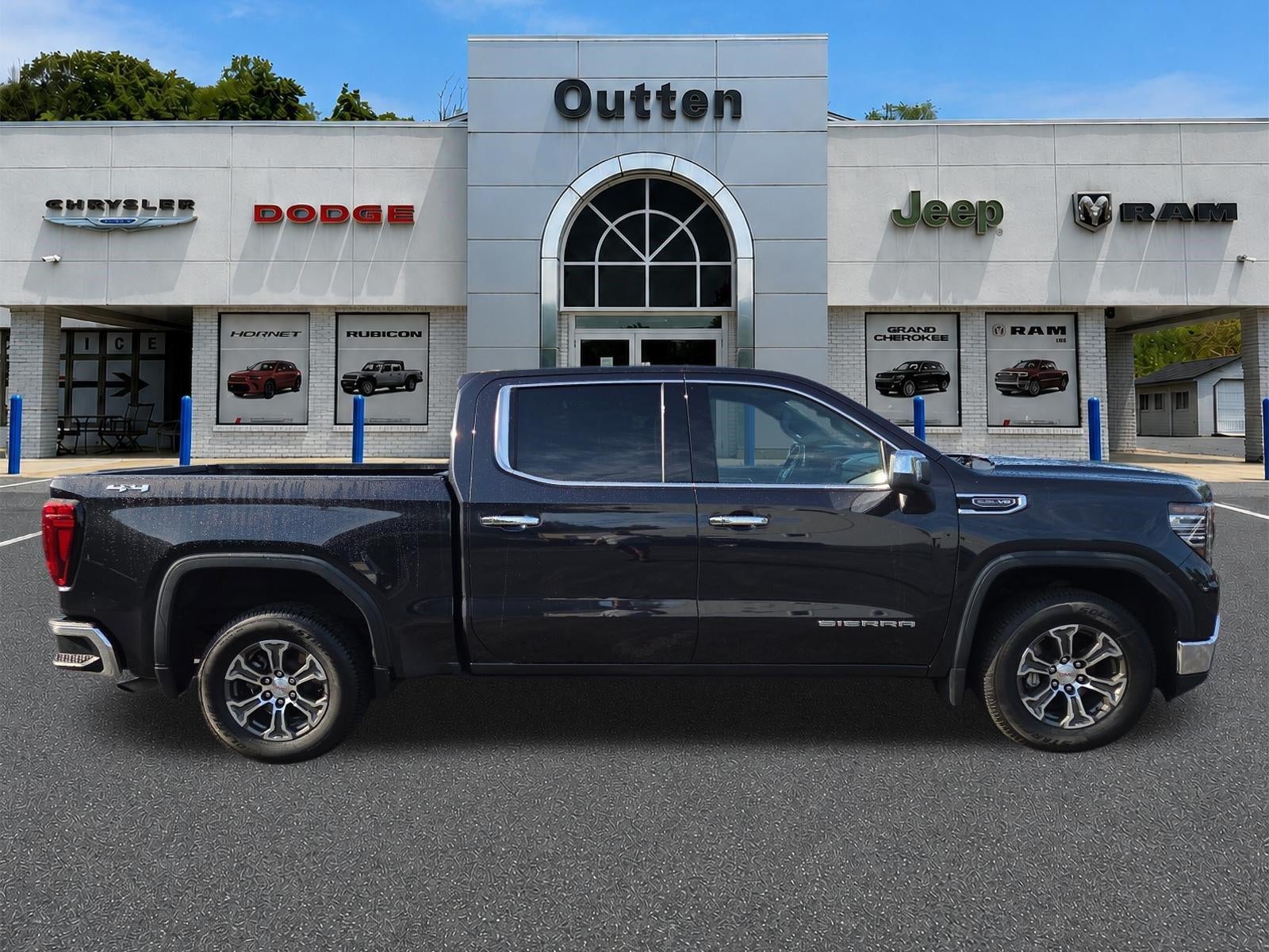2025 GMC Sierra 1500 Crew Cab Short Box 4-Wheel Drive SLT