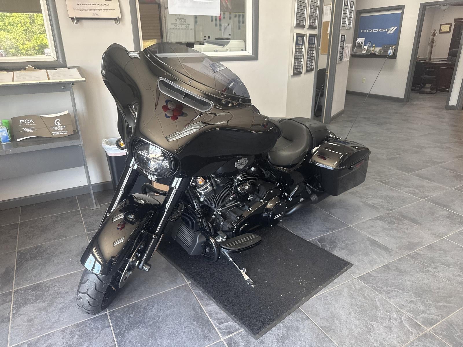 2021 Harley Davidson FLHXS Base