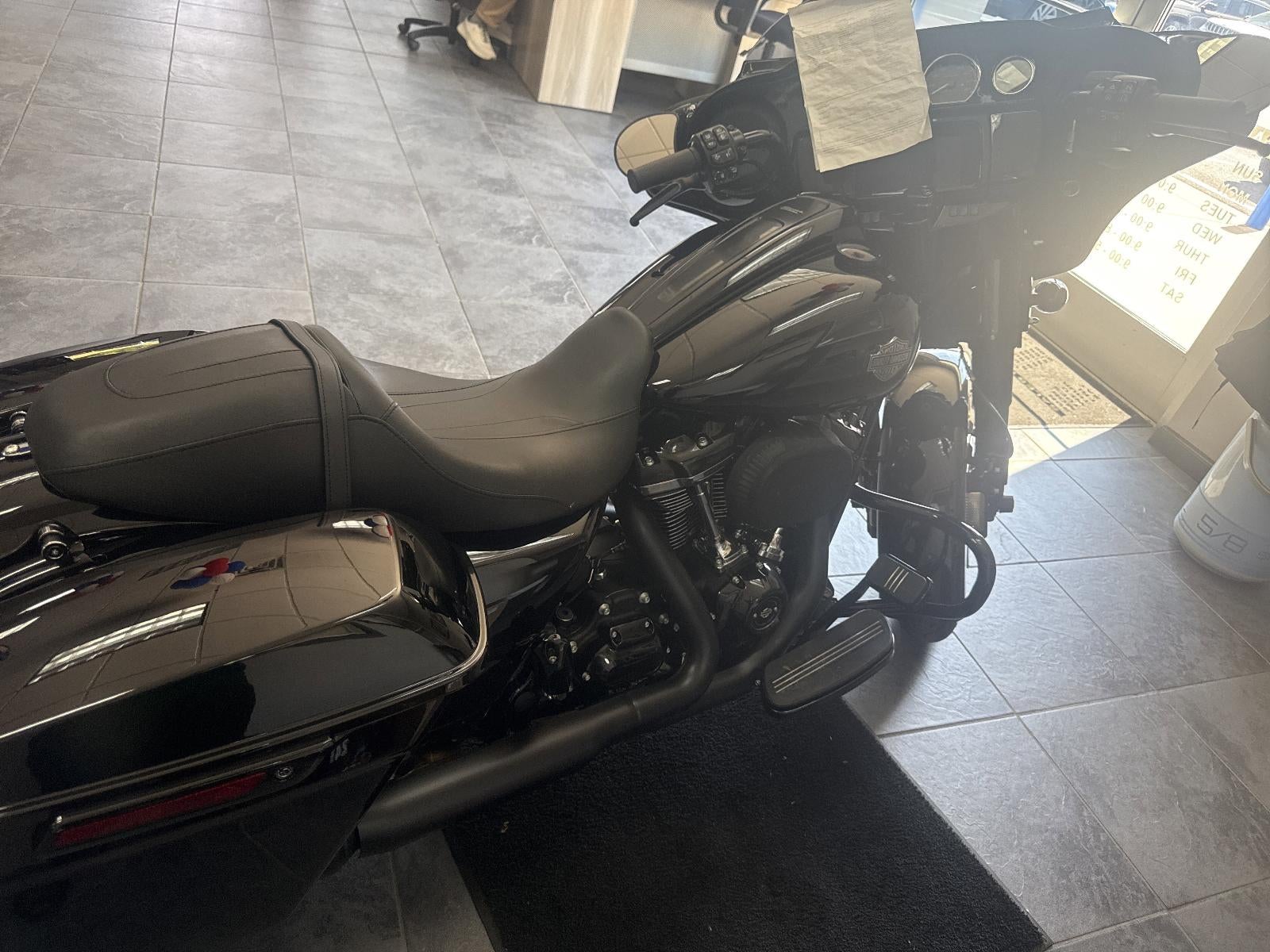 2021 Harley Davidson FLHXS Base