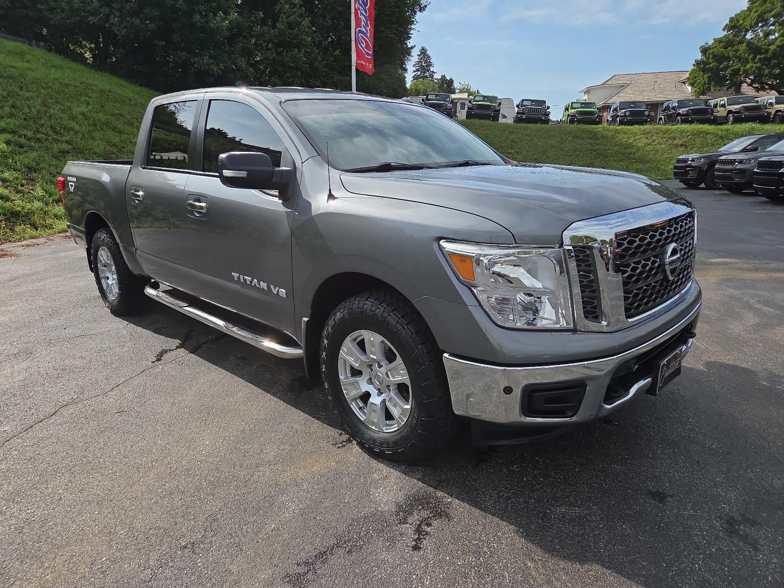 2018 Nissan Titan 4x4 Crew Cab SV
