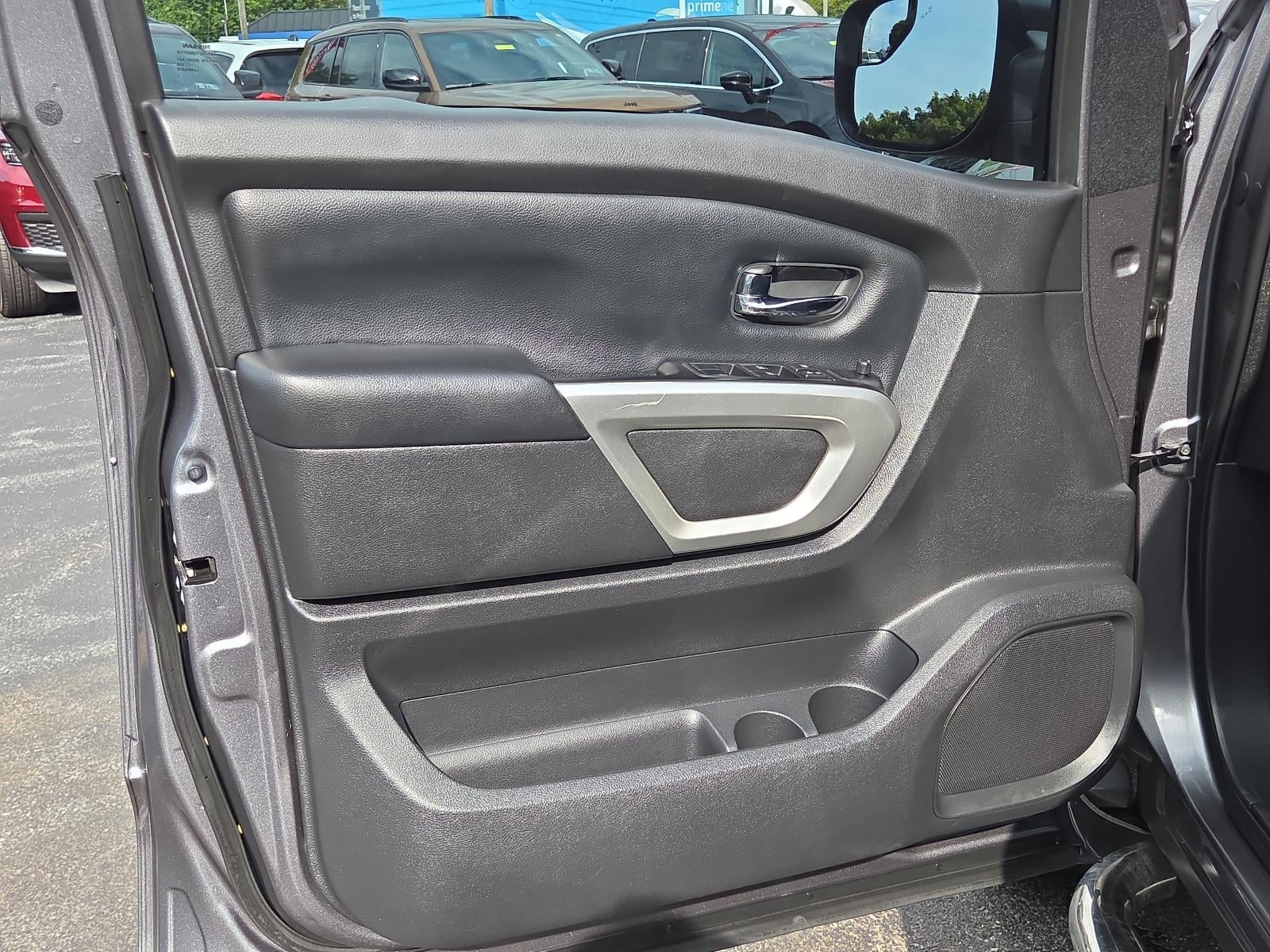 2018 Nissan Titan 4x4 Crew Cab SV