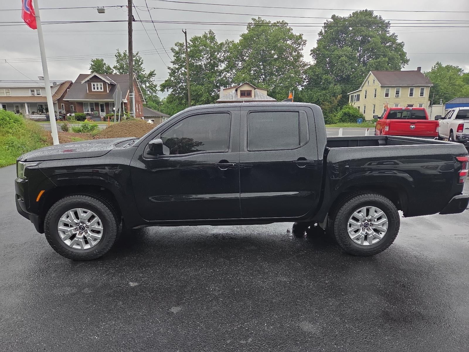 2022 Nissan Frontier Crew Cab 4x4 SV Auto