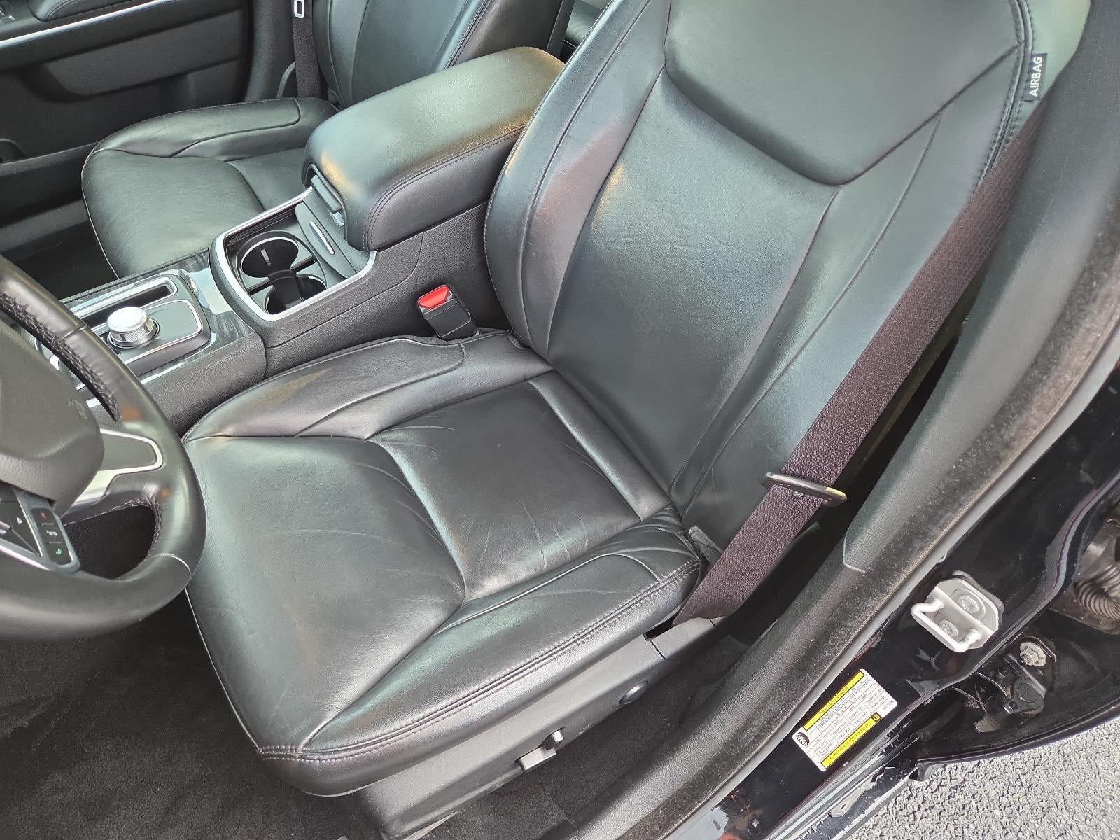 2022 Chrysler 300 Touring L AWD