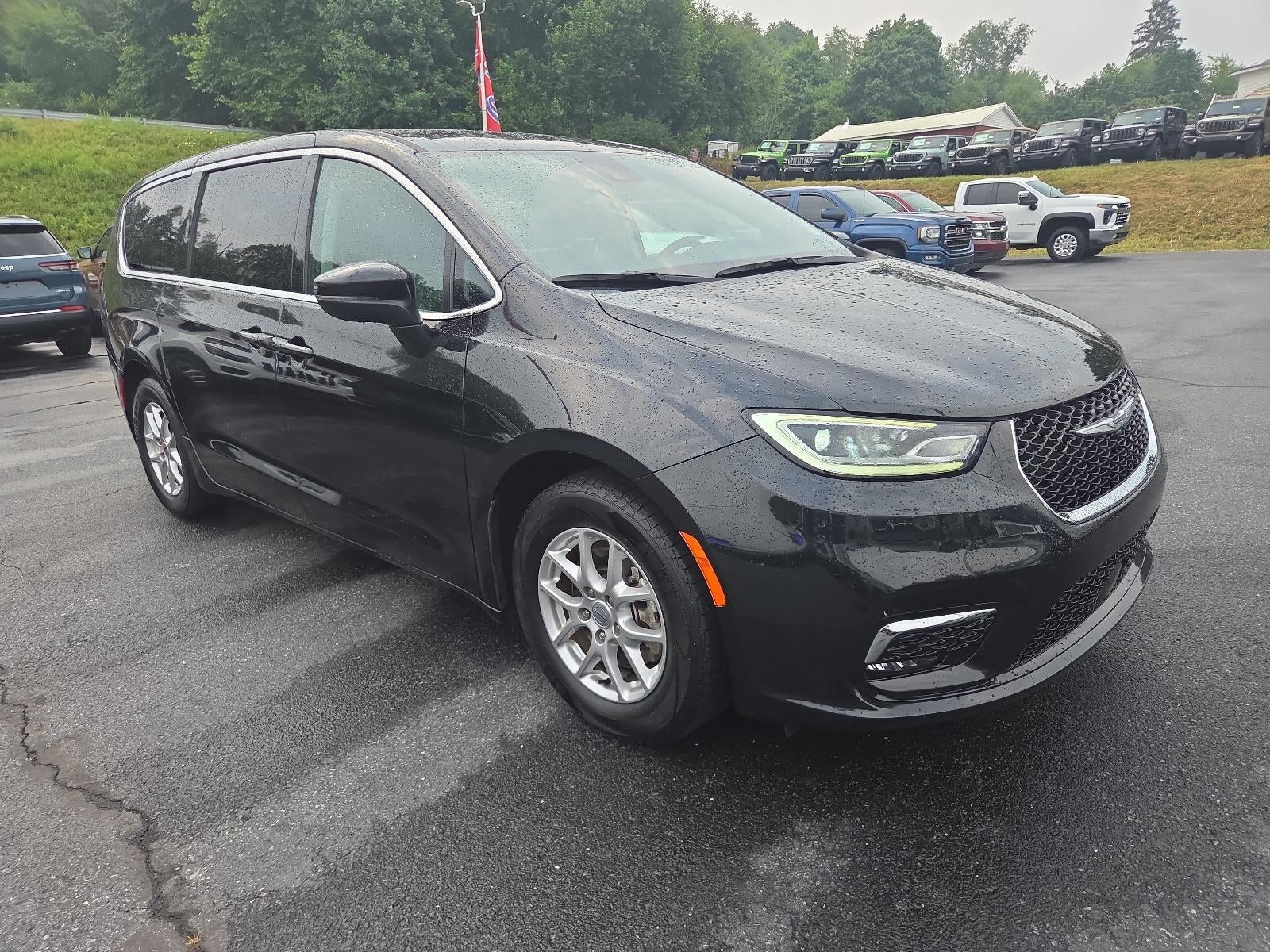2023 Chrysler Pacifica Touring L FWD