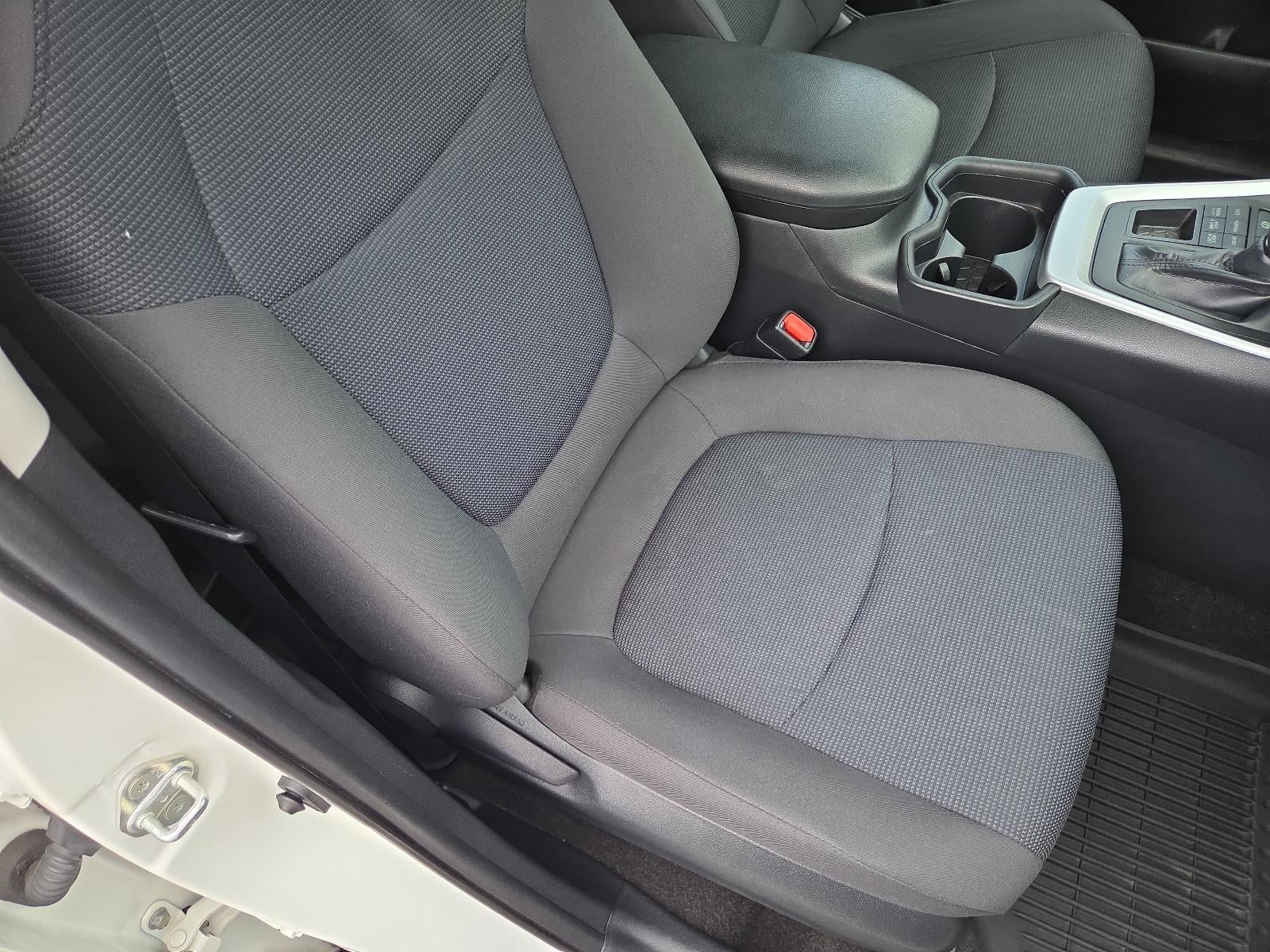 2019 Toyota RAV4 LE AWD (Natl)