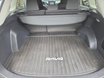 2019 Toyota RAV4 LE AWD (Natl)